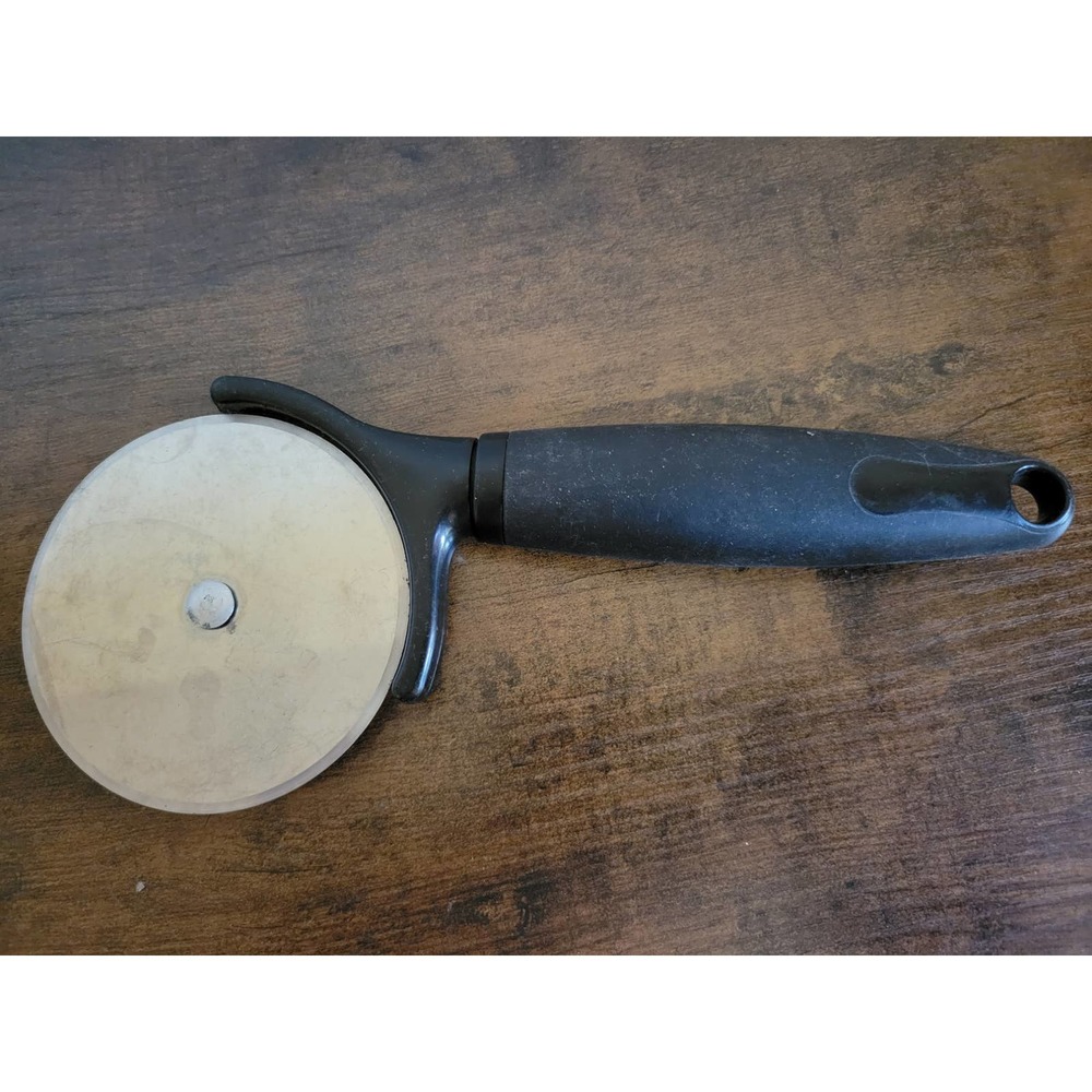 Large (3-1/4") Pizza Cutter-Pizza Wheel, Slicer w/Black Handle
